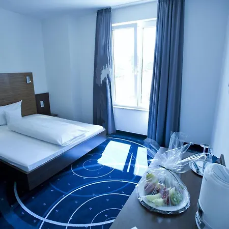 路德维希堡城市绿洲酒店 3* 路德维希堡